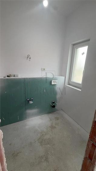 Duplex, finisaje premium - separat prin casa scarii - 2