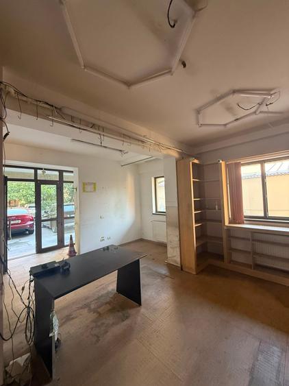 Spațiu comercial, de 147 mp, în Valea Oltului