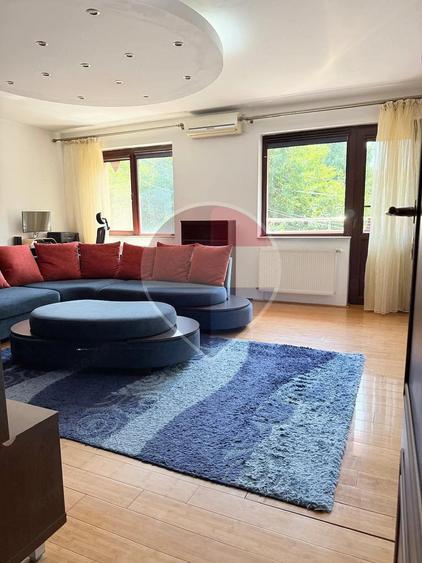 Apartament cu 4 camere decomandat în Fundeni