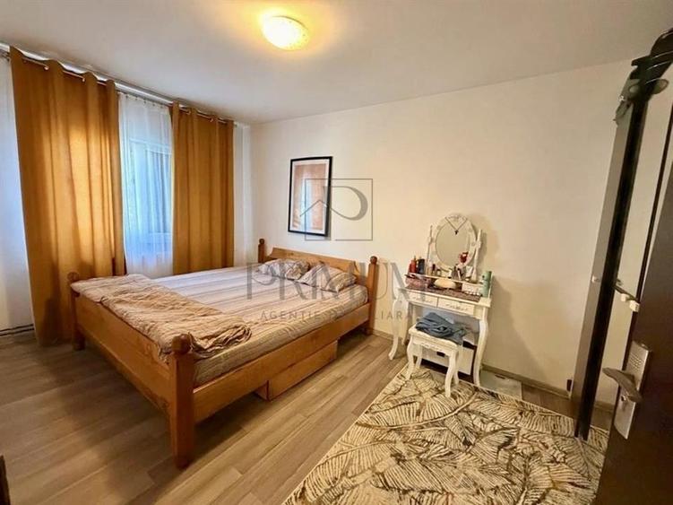 Apartament cu 2 camere semidecomandat, mobilat în Soarelui