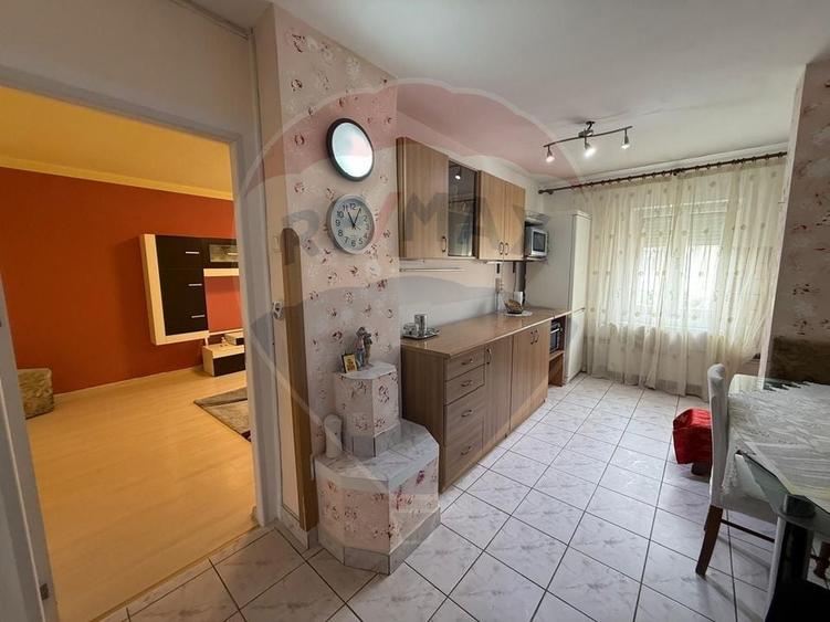 Apartament cu 3 camere de închiriat în zona Dacia - 3