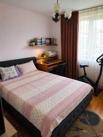 Apartament cu 3 camere decomandat în Cornișa