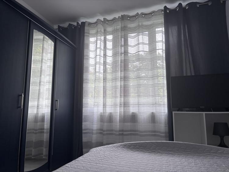 Apartament cu 3 camere semidecomandat în Drumul Taberei