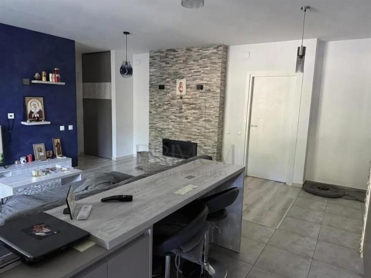 Apartament cu 3 camere decomandat, mobilat în Dumbrăvița