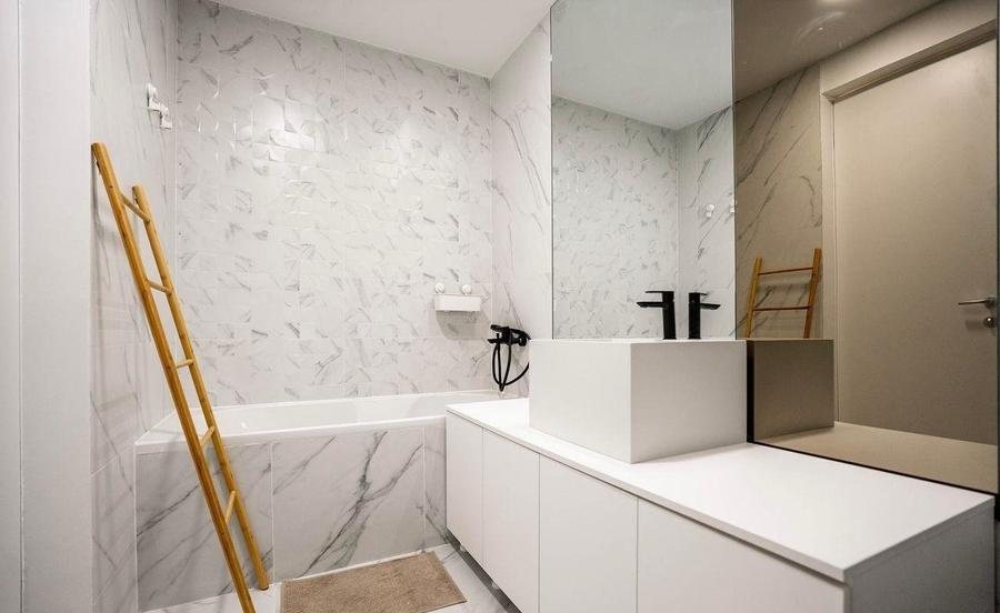 Apartament cu 2 camere semidecomandat, mobilat în Viilor