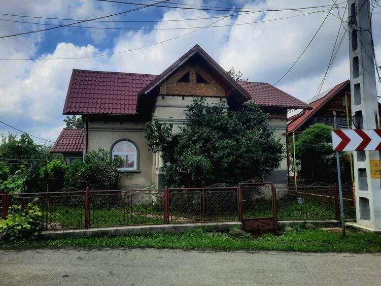 Casă cu 4 camere în Brebu