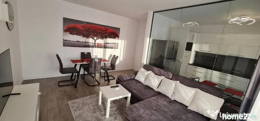 Apartament cu 3 camere decomandat în Aviației