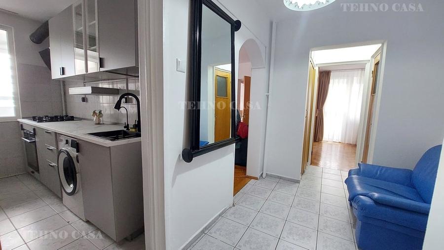 Apartament cu 3 camere decomandat în Est