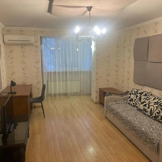 Garsonieră decomandată în Tei