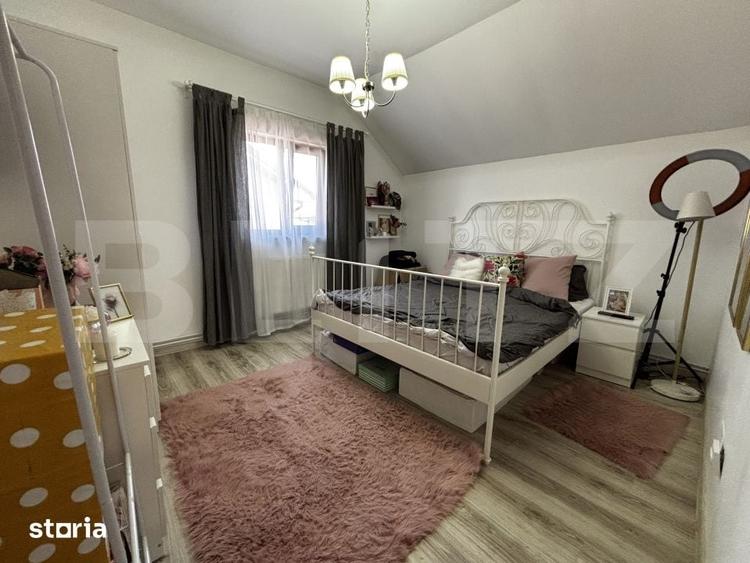 Casă cu 5 camere cu Teren 336 Mp în Șimnicu de Sus