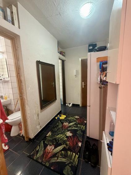 Apartament cu 3 camere semidecomandat în Cetății