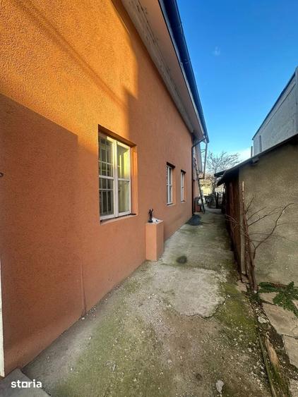 Casă cu 4 camere cu Teren 410 Mp în Central
