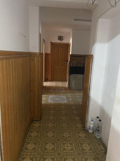 Spațiu comercial, de 110 mp, în Cet