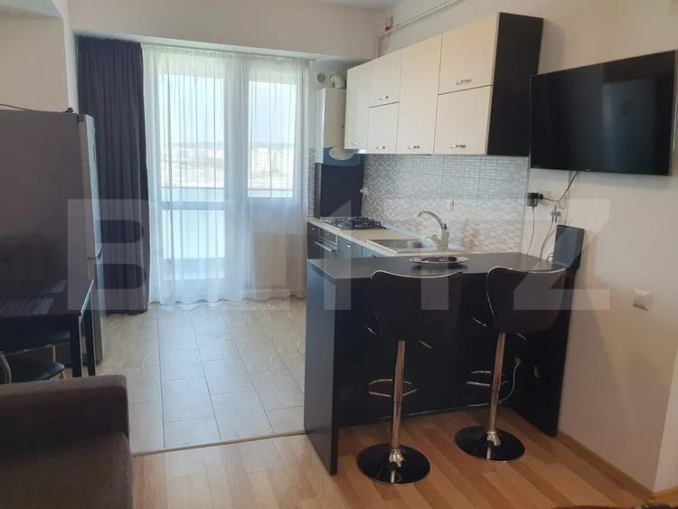 Apartament cu 2 camere semidecomandat, mobilat în Galata