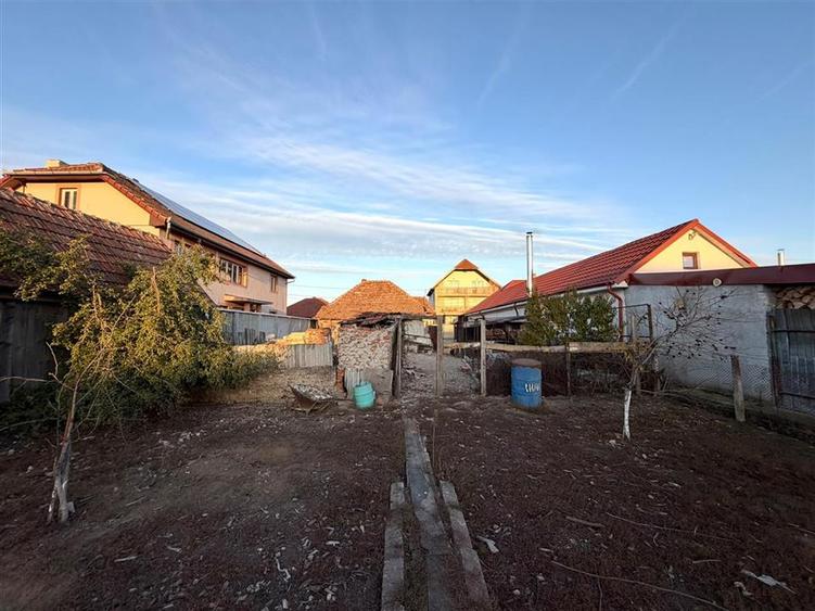 Casă cu 2 camere cu Teren 757 Mp în Oșorhei