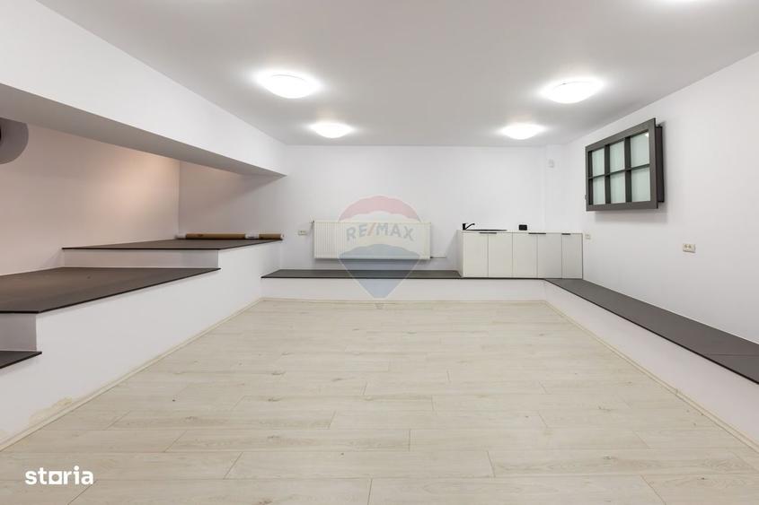 Spațiu comercial, de 828 mp, în Central
