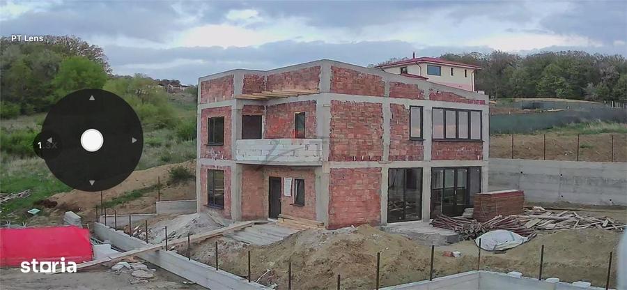 Casă cu 4 camere cu Teren 536 Mp în Pietrăria