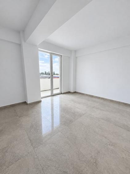 Apartament cu 3 camere decomandat în Calea Severinului