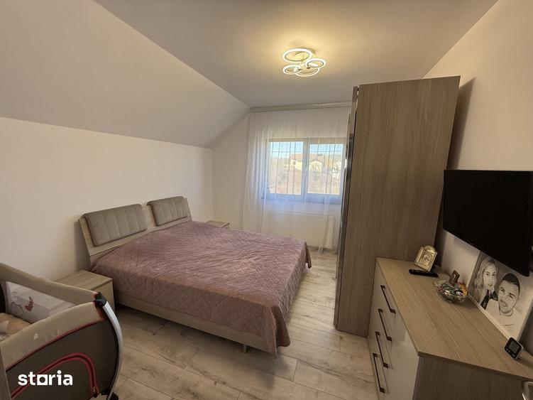 Casă cu 4 camere cu Teren 448 Mp în Bănești