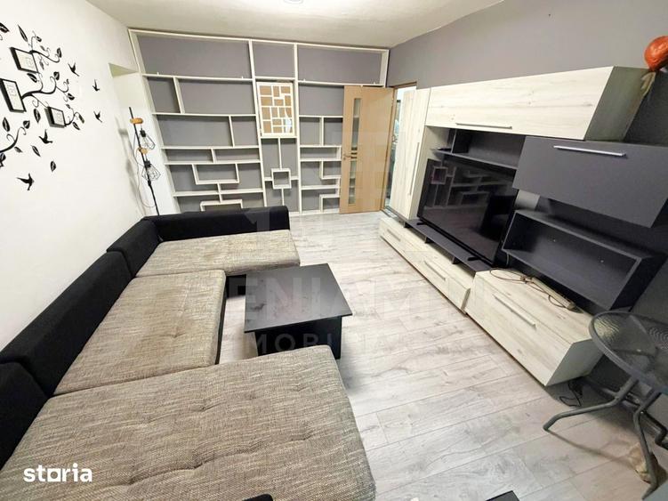 Apartament cu 3 camere decomandat în Florilor