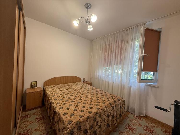Apartament cu 3 camere decomandat, mobilat în Brâncoveanu
