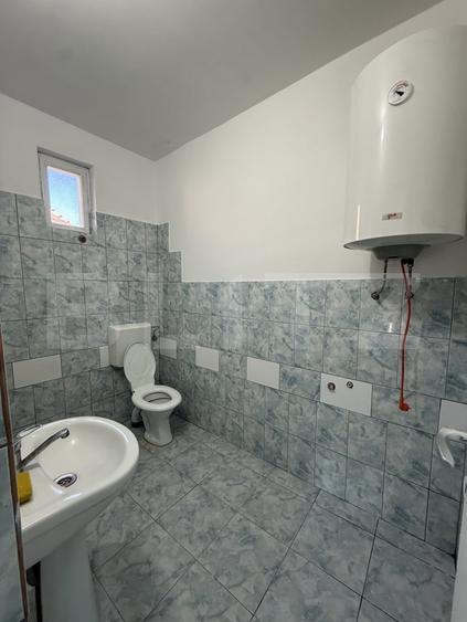 Casă individuală cu 2 camere cu Canalizare în Ernei