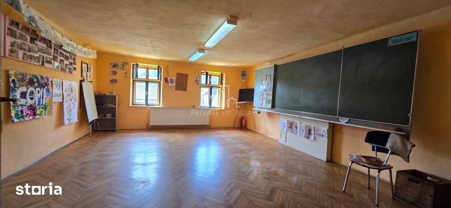 Casă cu 5 camere cu Teren 800 Mp în Vânători