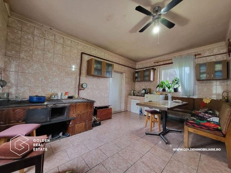 Casă individuală cu 6 camere cu Teren 4320 Mp în Lalașinț
