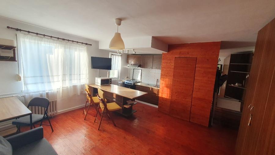 Apartament cu 2 camere semidecomandat, mobilat în Vitan