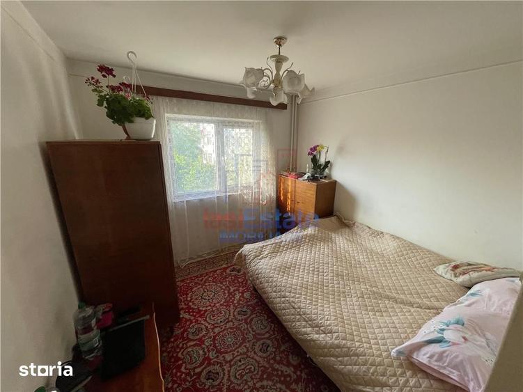 Apartament cu 3 camere decomandat în Galata