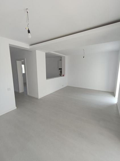 Duplex cu 4 camere cu Canalizare în Cetate