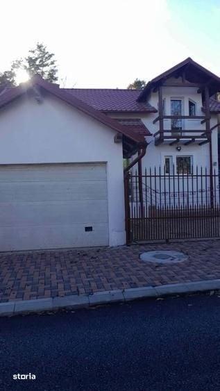 Casă cu 6 camere decomandat cu Teren 196 Mp în Copou