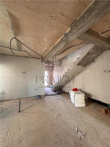 Duplex cu 5 camere cu Canalizare în Moșnița Nouă