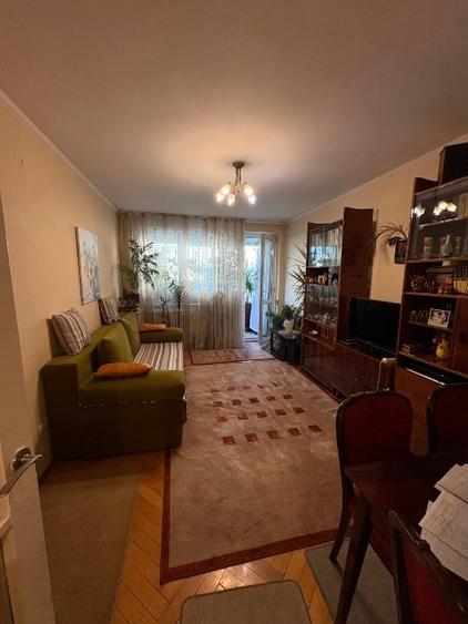 Apartament cu 3 camere semidecomandat, mobilat în Iancului