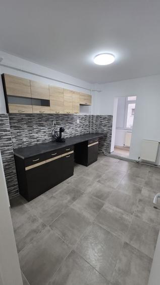 Apartament cu 3 camere decomandat în Narcisa