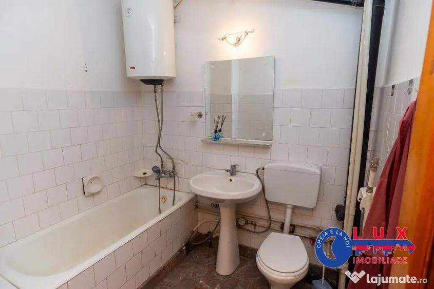 Apartament cu 2 camere decomandat în Dallas