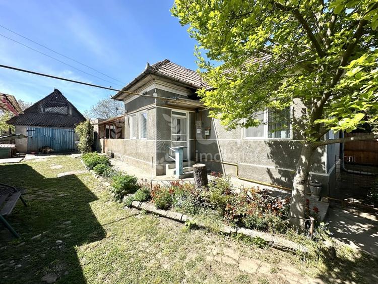 Casă individuală cu 3 camere cu Canalizare în Someșeni