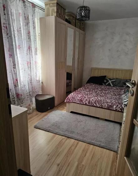 Apartament cu 3 camere în Cetate
