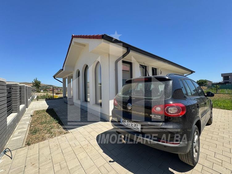Casă individuală cu 3 camere cu Teren 355 Mp în Micești