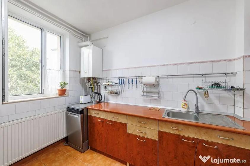 Apartament cu 2 camere semidecomandat în Central