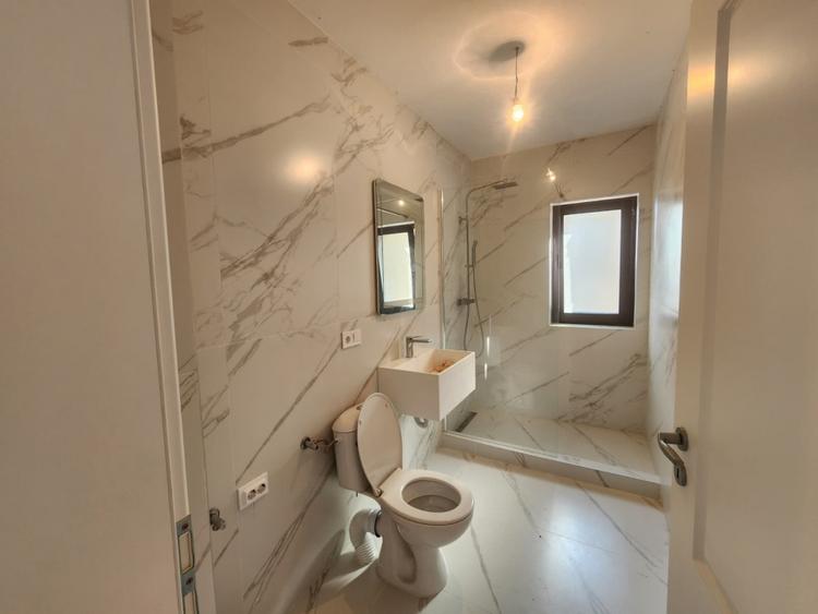 Duplex cu 4 camere cu Canalizare în Miroslava