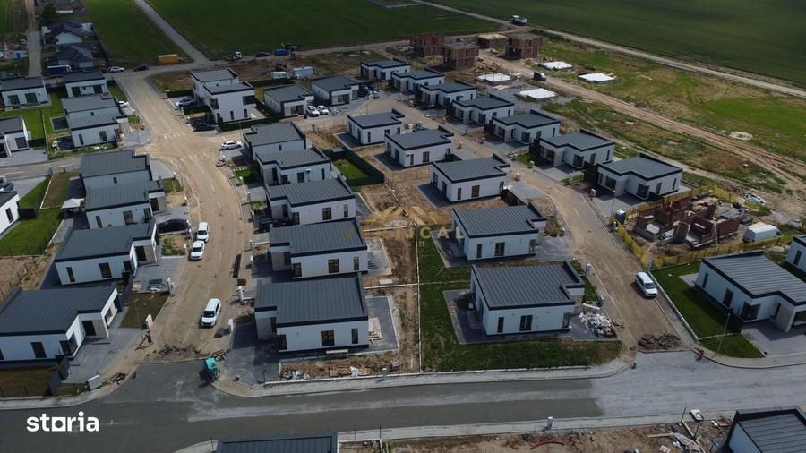 Casă cu 4 camere cu Teren 323 Mp în Vidra