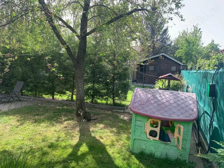 Casă cu 6 camere cu Teren 832 Mp în Fratelia