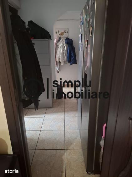 Apartament cu 3 camere în Craiovița Nouă