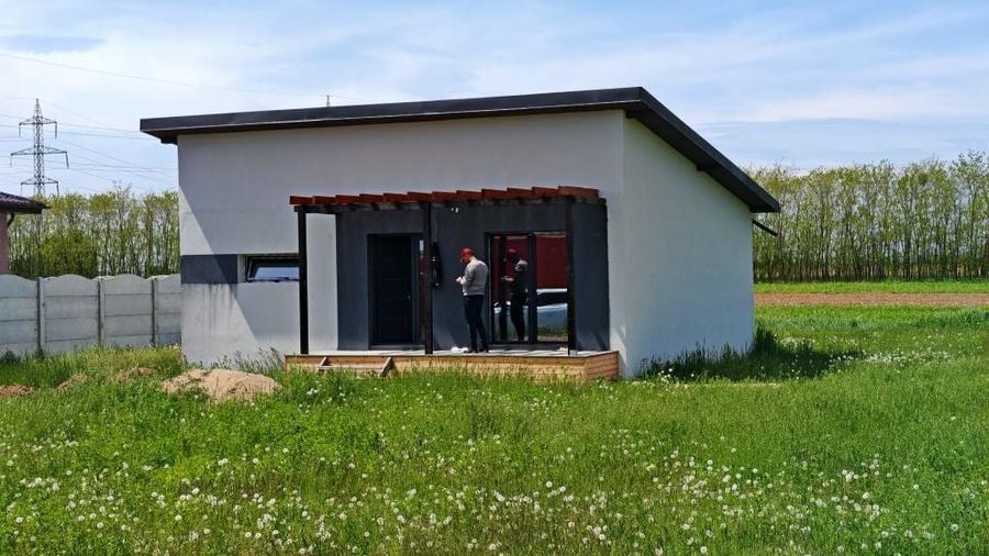 Casă cu 3 camere în Dumbrava