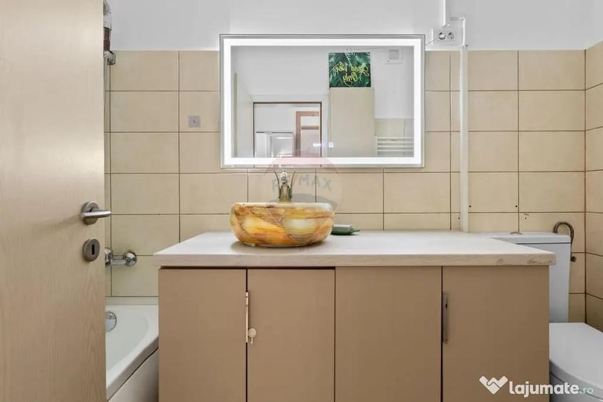 Apartament cu 2 camere semidecomandat în Miron Costin