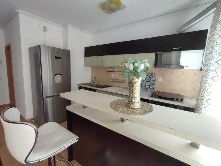 Apartament cu 3 camere semidecomandat, mobilat în Liviu Rebreanu