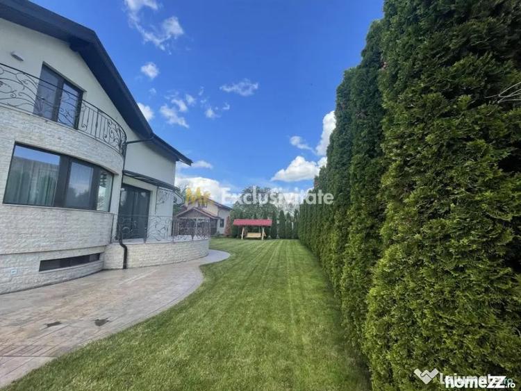 Casă cu 7 camere cu Teren 1042 Mp în Cornu
