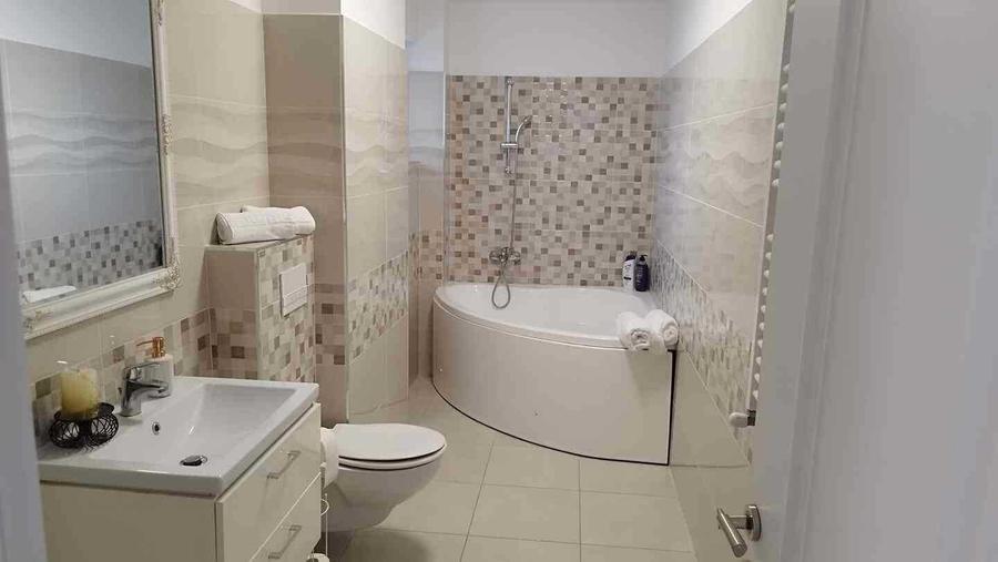 Apartament cu 2 camere decomandat în Central