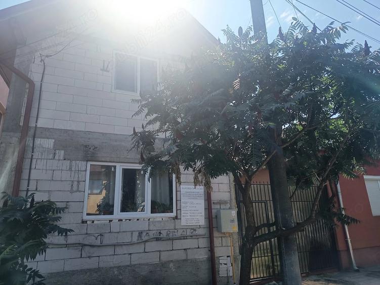 Casă cu Teren 300 Mp în Central